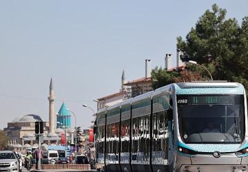 Başkan Altay: “Konya'da Yeni Kayıt Yaptıran Üniversite Öğrencileri Toplu Ulaşımdan 10 Gün Ücretsiz Faydalanıyor"