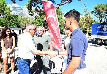 Kemer'de sahil temizliği yapıldı