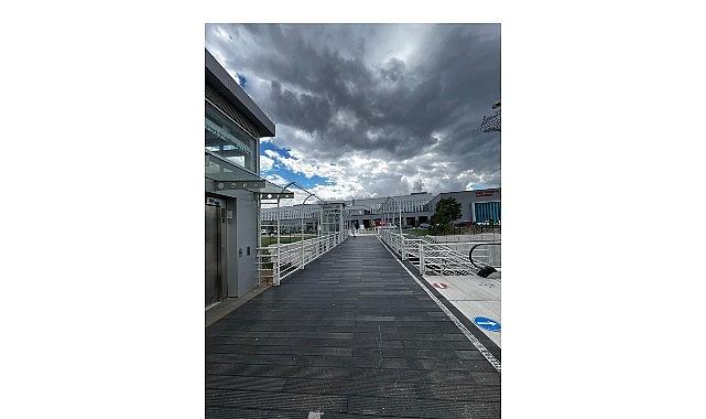 Şehir Hastanesi üst geçidinde hummalı çalışma