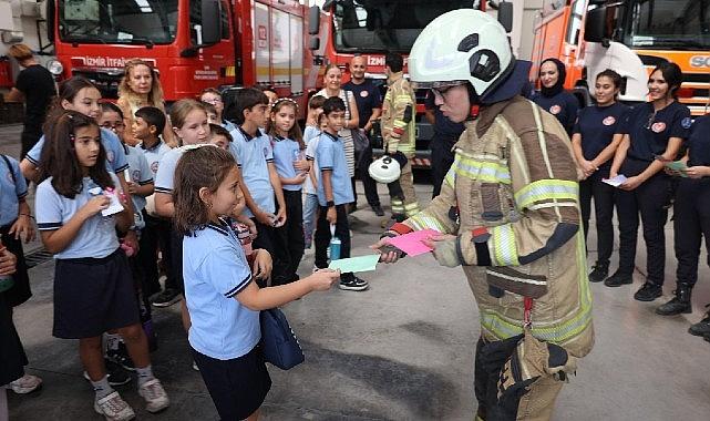 İzmir'de ateş savaşçıları öğrencilerle buluştu