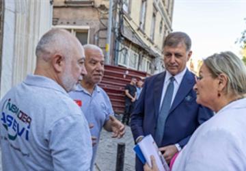 İzmir'in tarihi yapıları gün yüzüne çıkıyor