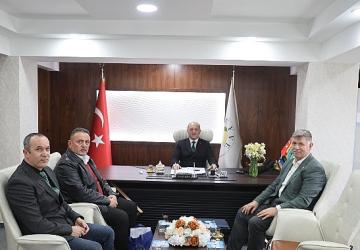 Yılın son gününde Başkan Tugay'la dayanışma sofrasında buluştular