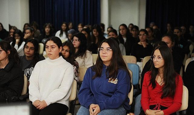 KARGEM'de kız öğrencilere kadın sağlığı eğitimi