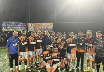 Parsan Futbol Takımı şampiyon oldu