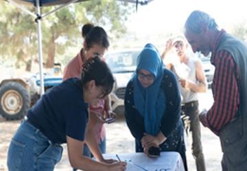 Büyükşehir'den yanan köylere 40 tonluk yem desteği