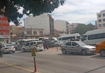 Keşan Köy Garajında Araç Giriş-Çıkışı Trafiği Kilitledi