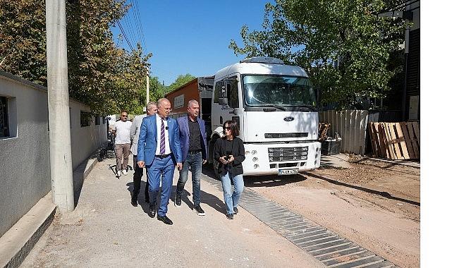 Gaziemir'de asfalt seferberliği: İki ayda 4 bin 472 metrekare alan asfaltlandı