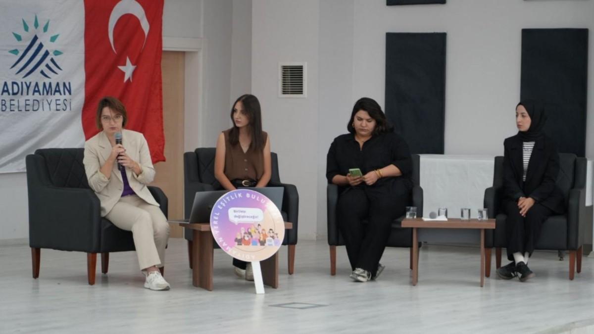 Adıyaman’da, Kadın Çalıştayı’nın sonuç bildirgesi açıklandı - Videolu Haber Adıyaman’da, Kadın Çalıştayı’nın sonuç bildirgesi açıklandı - Videolu Haber