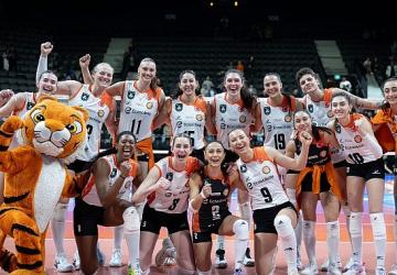 Eczacıbaşı Dynavit Vodafone Sultanlar Play-off 3-4 etabının ilk maçında galip