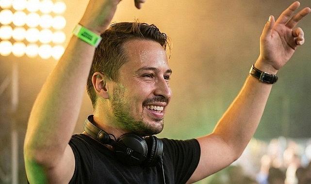 Power Türk FM'de Ritim Yükseliyor: DJ Mahmut Görgen'den Cuma Gecesine Özel Set