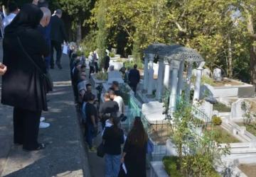 Zeki Müren Bursa’da mezarı başında anıldı