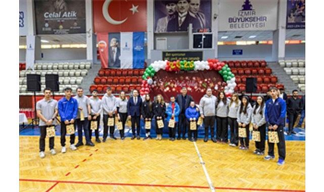 İzmir'e 2025'te madalya yağmuru