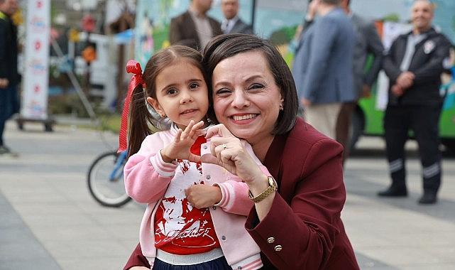 Karabağlar 'da Çocuklar Bayramlarını Doyasıya Yaşadı