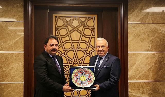 Başkan Şadi Özdemir'den Emniyet Müdürü Gökce'ye hayırlı olsun ziyareti Başkan Şadi Özdemir'den Emniyet Müdürü Gökce'ye hayırlı olsun ziyareti