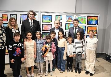 Kartepeli Minik Ressamlardan Görkemli Sergi