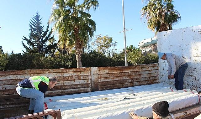 Büyükşehir Belediyesi'nden hortumdan zarar gören üreticiye destek