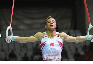 EÜ Mezunu Milli Cimnastikçi Adem Asil, dünya 2'ncisi oldu