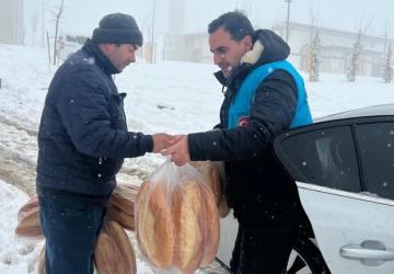 Kahta Belediyesi’nden sıcak yemek ve ekmek seferberliği