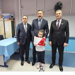 Başkan Sezer, Öğrencilerin Karne Heyecanına Ortak Oldu