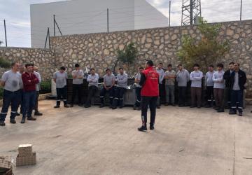 Besni İtfaiyesi’nden fabrika personeline yangın eğitimi