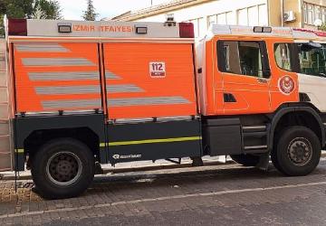 İzmir İtfaiyesi deprem sonrası destek için Sındırgı'da