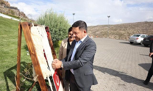 “İlmek İlmek Türkiye" Projesinde Son İlmeği Başkan Rasim Arı Attı