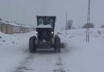Adıyaman İl Özel İdaresi karla mücadele çalışmalarını sürdürüyor