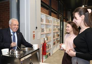 Başkan Şadi Özdemir'den finaller öncesi gençlere moral ziyareti