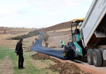 Adıyaman’da köy yollarında ilk kez sıcak asfalt dönemi