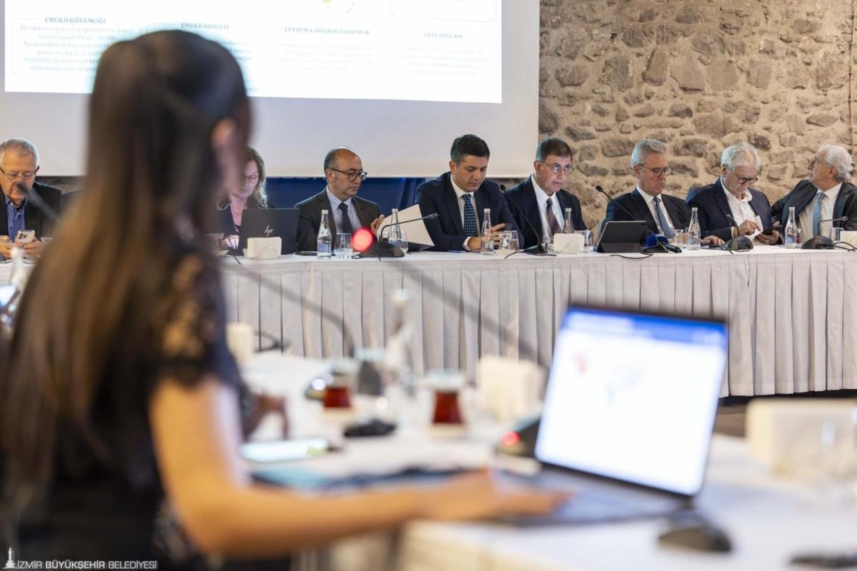 Başkan Tugay: Şehirler Enerji Güvenliği İçin Kendi Sistemlerini Kurmalı