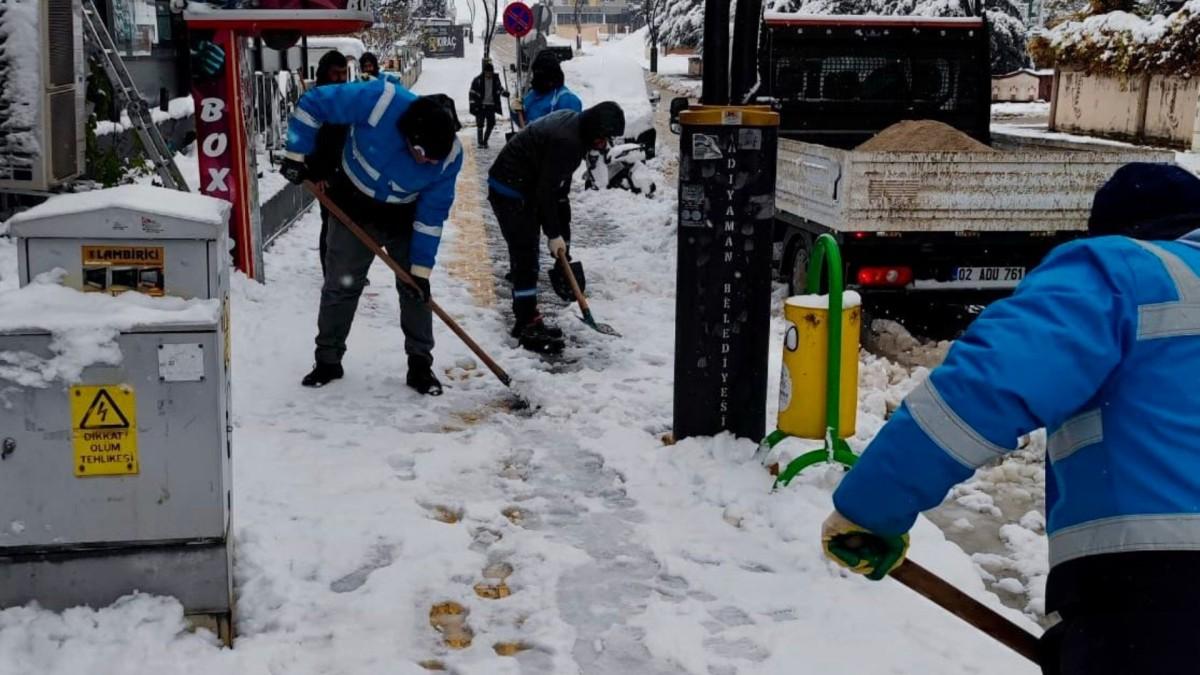 Adıyaman Belediyesi’nden kent genelinde kar mesaisi - Videolu Haber