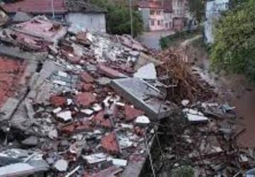 Balıkesir sallanmaya devam ediyor: 6,1’lik depremin ardından 100’ü aşkın artçı