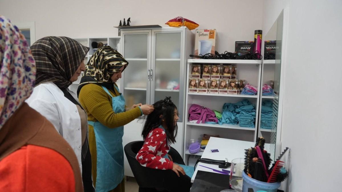 Adıyamanlı kadınlar ADIMEK kurslarıyla meslek sahibi oluyor - Videolu Haber