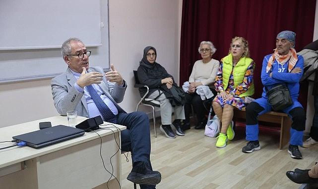 Konak'ın İleri Yaş Merkezi'nde hareketli yaşam semineri