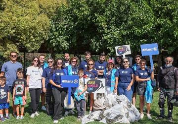 Allianz Türkiye Gönüllüleri Dünya Temizlik Günü'ne Katıldı
