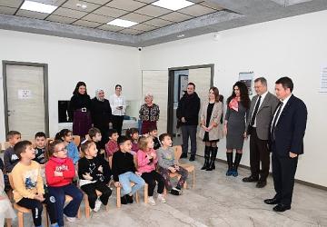 Çocukların Karnelerini Başkan Erkan Aydın Verdi