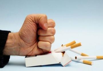 Bakandan Sigara Bırakma Çağrısı