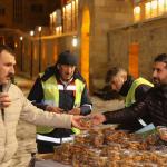 Nevşehir Belediyesi Miraç Kandili’nde Vatandaşlara İkramda Bulundu