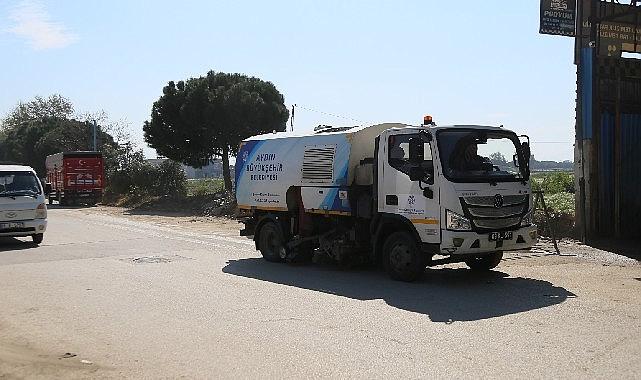 Aydın Büyükşehir Belediyesi'nden Acarlar'da çevre düzenleme ve bakım çalışması