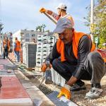 Yenişehir'de yol ve kaldırımlar yenileniyor