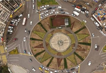 İzmir'in kalbi çiçek açtı