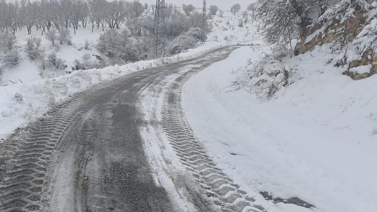 Gölbaşı’nda yoğun kar nedeniyle eğitime 1 gün ara verildi