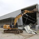 Nilüfer'de 4 bin metrekarelik kaçak depo yıkıldı