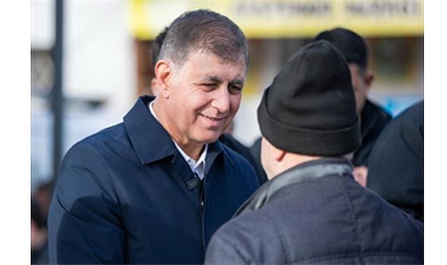 İzmir'de emekli yurttaşın imdadına Büyükşehir yetişiyor