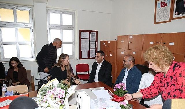 “Çiğli Belediyesi'nden Öğretmenler Günü'nde Anlamlı Kutlama"