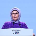 Emine Erdoğan: ‘Çocukların dijital ayak izini biz oluşturuyoruz, onları yalnız bırakamayız’