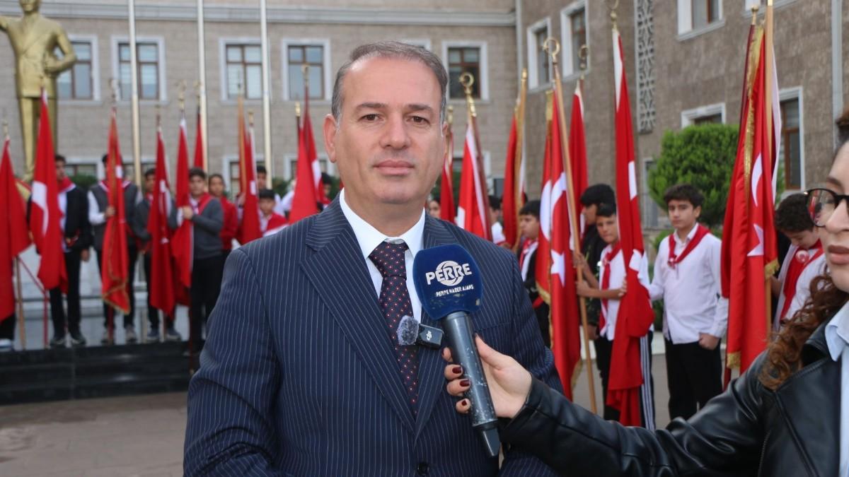 Milli Eğitim İl Müdürü Tosun: ‘Bize değer katan öğretmenlerimizin Öğretmenler Günü’nü kutluyoruz' - Videolu Haber