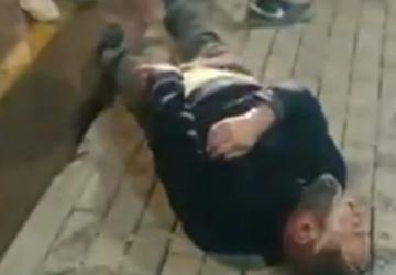 Adıyaman’da madde etkisindeki şahıs kaldırımda baygın bulundu - Videolu Haber