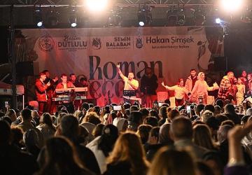 Manisa'da Romanlar Gecesi Coşkusu