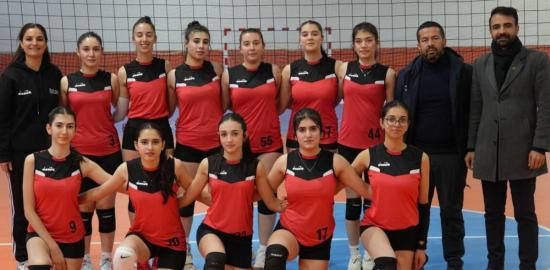 Depremin izlerini parkede siliyorlar: Adıyamanlı kızlar şampiyonluğa odaklandı - Videolu Haber